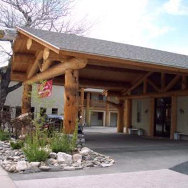 Moose Creek Lodge & Suites