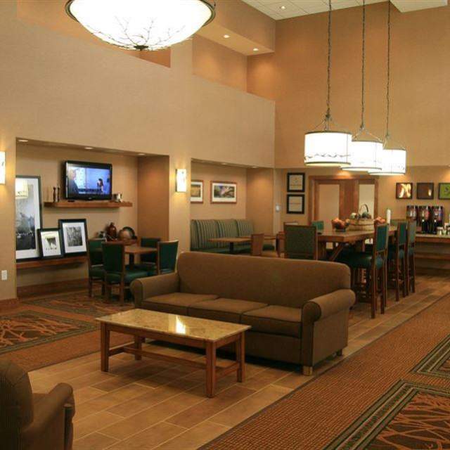 Hampton Inn & Suites